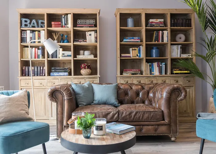 Velázquez 45 by Pillow