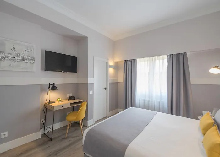 Velázquez 45 by Pillow